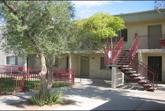 Casa Hermosa Apartments in Phoenix, AZ - Building Photo - Building Photo