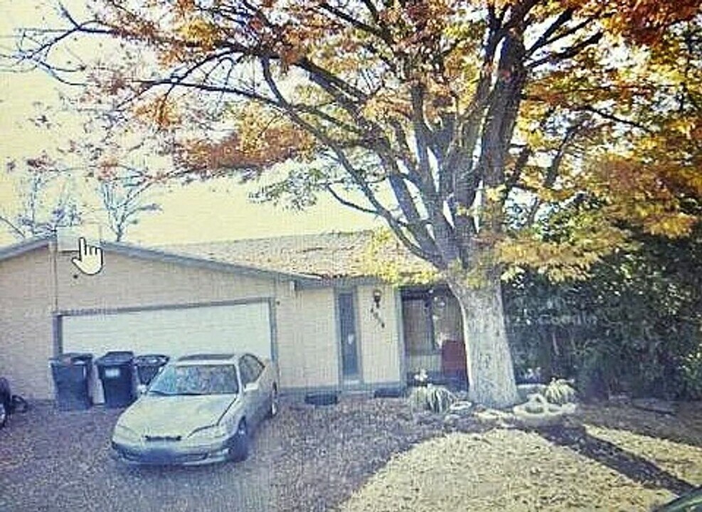4904 Summerwood Cir in Sacramento, CA - Building Photo