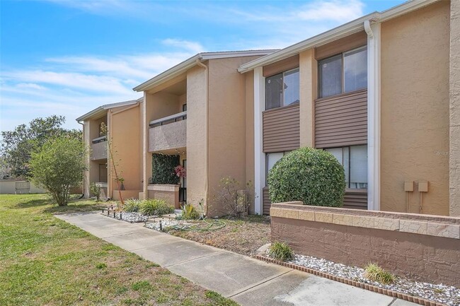 property at 5235 Vineland Rd