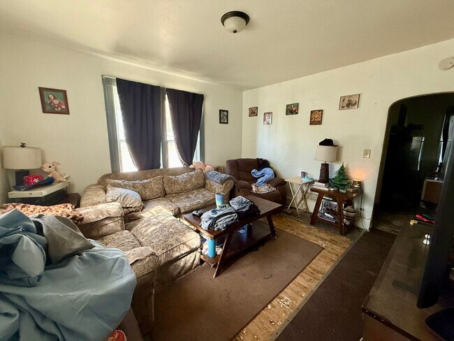 property at 213 N 10th St