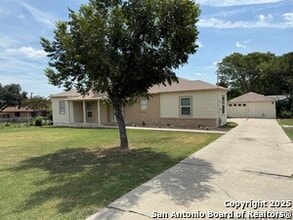 1214 Sutton Dr in San Antonio, TX - Building Photo - Building Photo