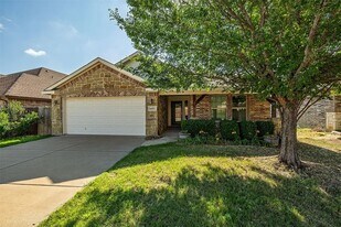 6937 Meandering Creek Ln in Fort Worth, TX - Building Photo