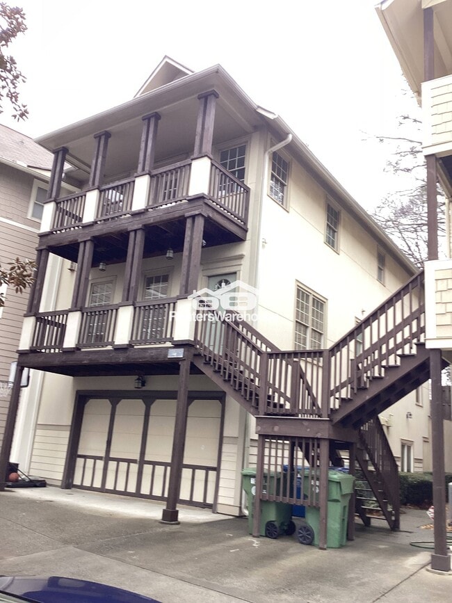 property at 1073 Davis Cir NW