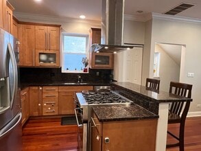 2424 N Southport Ave, Unit B in Chicago, IL - Building Photo - Building Photo