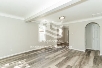 16550 Ziegler St in Taylor, MI - Building Photo - Building Photo