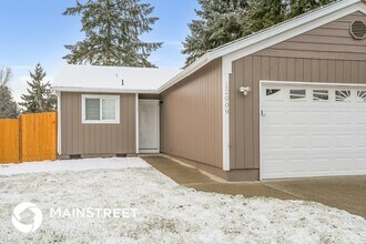 12009 163rd St Ct E in Puyallup, WA - Foto de edificio - Building Photo