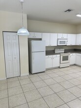 3041 Grandiflora Dr in Greenacres, FL - Building Photo - Building Photo