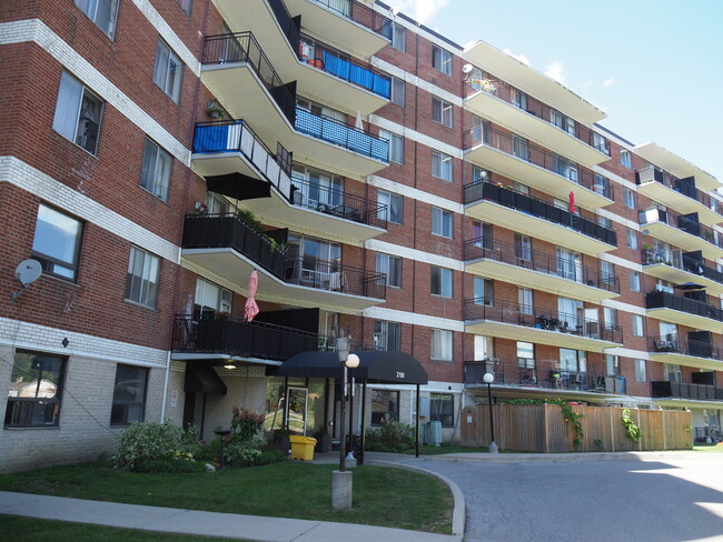 2100 Camilla Rd in Mississauga, ON - Building Photo - Building Photo