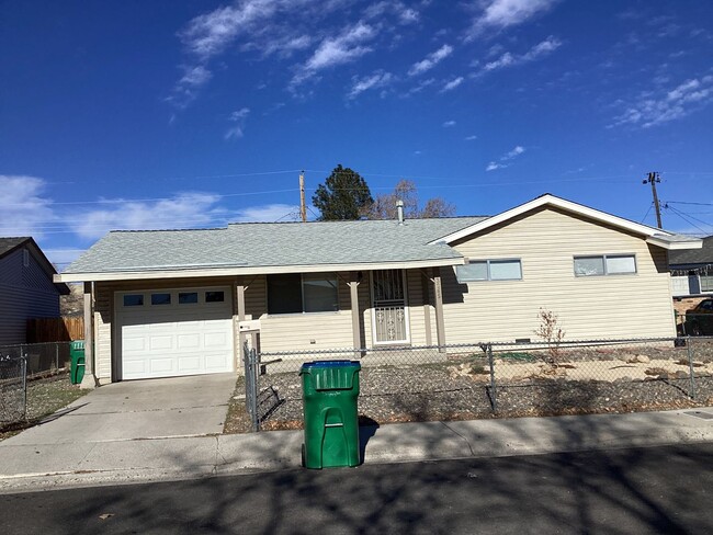 3265 Downey Ave in Reno, NV - Building Photo - Building Photo