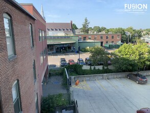 230 College St in Burlington, VT - Foto de edificio - Building Photo