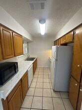 1318 Marlton St in San Marcos, TX - Foto de edificio - Building Photo