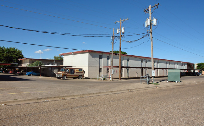 Ashwood Court in Lubbock, TX - Building Photo - Building Photo