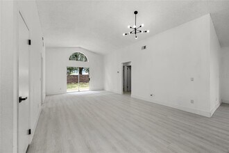2978 Stillwater Dr in Kissimmee, FL - Building Photo - Building Photo