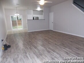 4122 St Charles Bay in San Antonio, TX - Building Photo - Building Photo