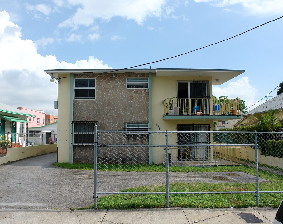 837 NW 1st St in Miami, FL - Building Photo