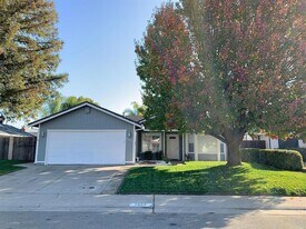 7607 Harmony Oaks Way in Sacramento, CA - Building Photo