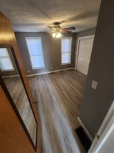 445 W Carpenter St, Unit 1 in Springfield, IL - Building Photo - Building Photo