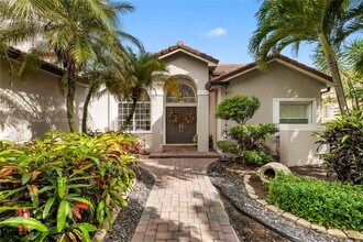 1971 Landing Way in Weston, FL - Building Photo - Building Photo