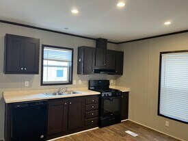 3519 Loveside Terrace in Lansing, MI - Building Photo