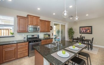 2049 Salice Wy in Brentwood, CA - Building Photo - Building Photo