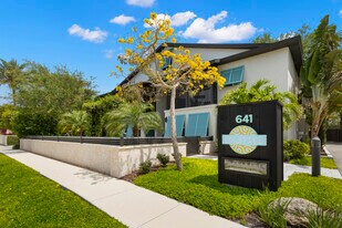 641 Columbia Ct in Sarasota, FL - Building Photo