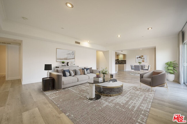 property at 970 S St Andrews Pl