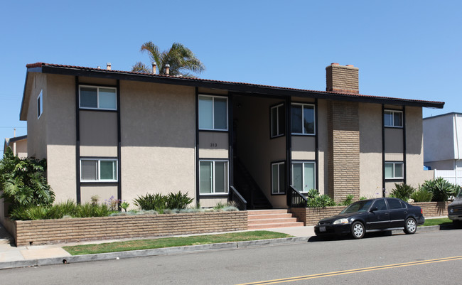 313 16th St in Huntington Beach, CA - Building Photo - Building Photo