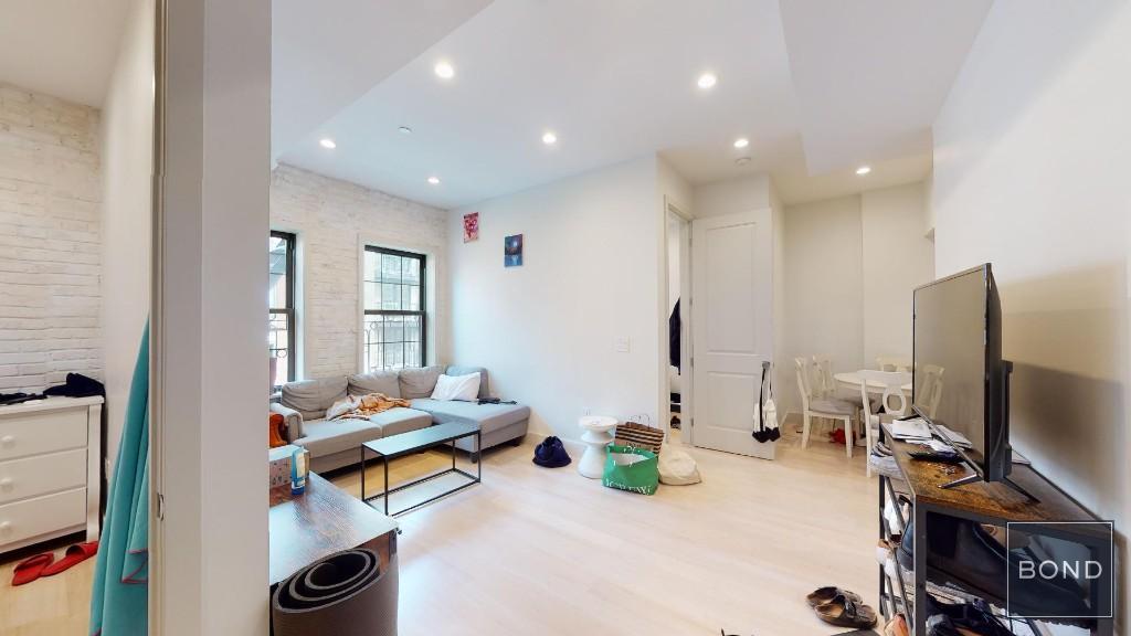 23 Avenue B in New York, NY - Building Photo