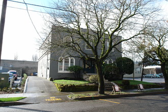 1936 NW Raleigh St in Portland, OR - Building Photo - Building Photo