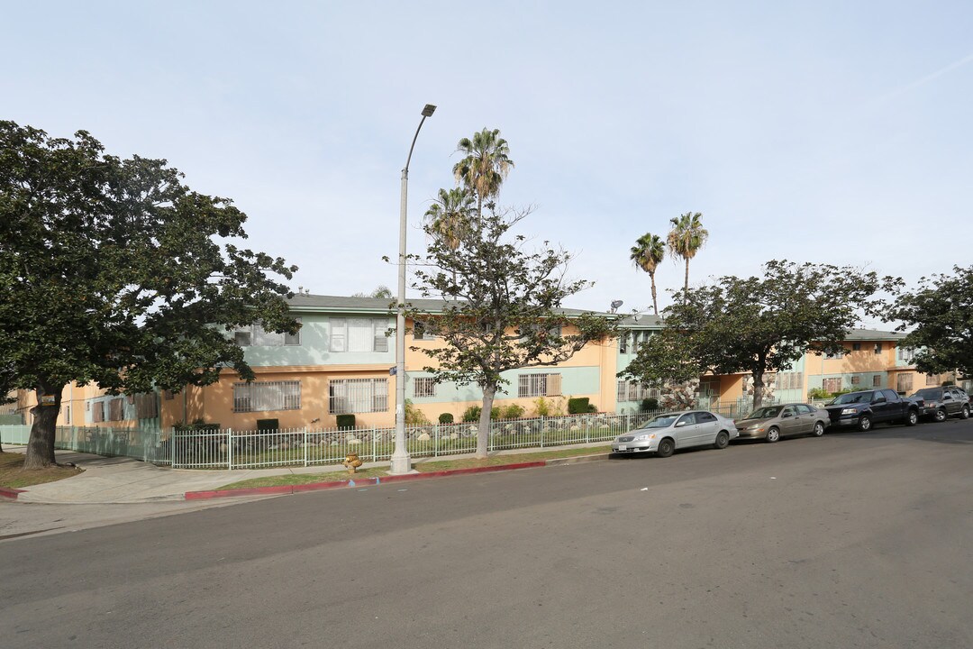 4049 Gelber Pl in Los Angeles, CA - Building Photo