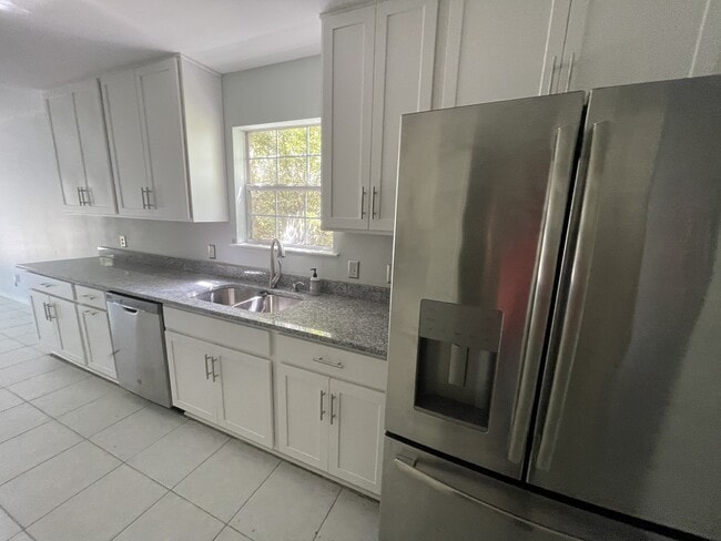 9712 Seafarer's Way in Navarre, FL - Building Photo - Building Photo