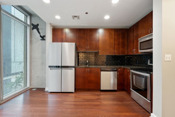 301 Demonbreun, Unit Encore in Nashville, TN - Building Photo - Building Photo