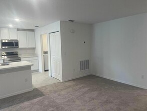 3161 Fergus Ave in Palm Bay, FL - Foto de edificio - Building Photo