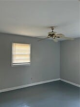 613 Wesley Ln E in Mobile, AL - Building Photo - Building Photo