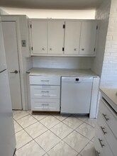 165 Haverhill Ave in Warwick, RI - Building Photo - Building Photo