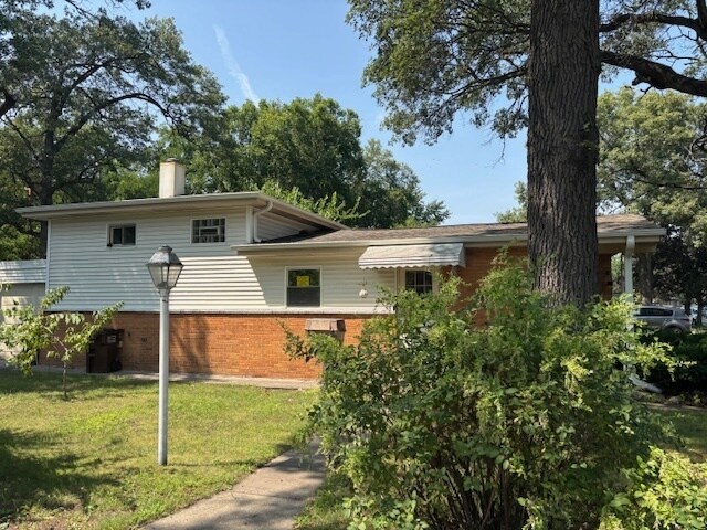 17218 Forestway Dr in Hazel Crest, IL - Building Photo - Building Photo