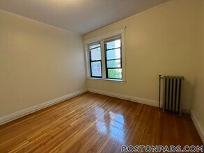 17-19 Washington St, Unit 208 in Malden, MA - Building Photo - Building Photo