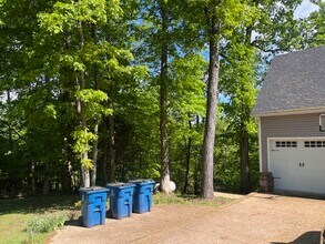102 Pineland Ln in Brandenburg, KY - Building Photo - Building Photo