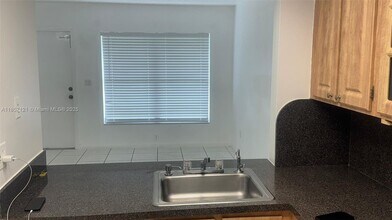 2715 W 66th St in Hialeah, FL - Building Photo - Building Photo