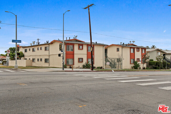 7521 Crenshaw Blvd in Los Angeles, CA - Building Photo - Building Photo