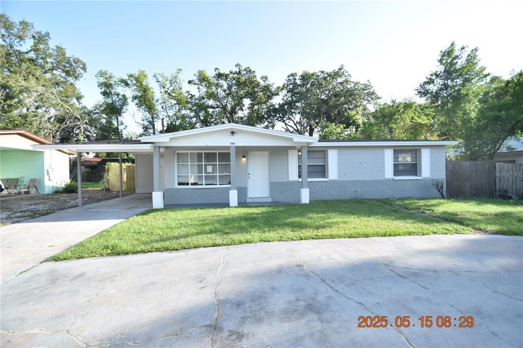 3908 E Hanna Ave in Tampa, FL - Building Photo