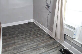 142 N Lancaster St in Athens, OH - Building Photo - Building Photo