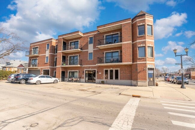 property at 2805 N 75th Ct