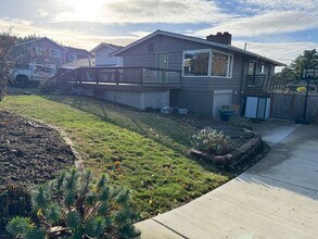 3918 S Ave in Anacortes, WA - Building Photo - Building Photo