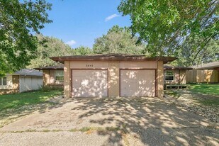 3642 S Farm Rd 135 in Springfield, MO - Building Photo