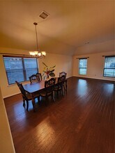 4713 E Meadow Dr in Deer Park, TX - Foto de edificio - Building Photo