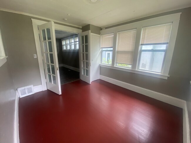 2511 N Logan Ave in Minneapolis, MN - Building Photo - Building Photo