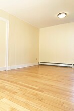 18 Colchester Ct in Burlington, VT - Building Photo - Building Photo