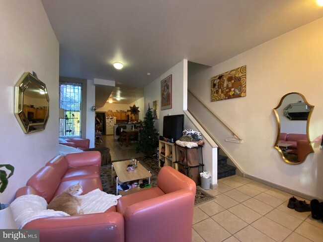 property at 2152 N Carlisle St