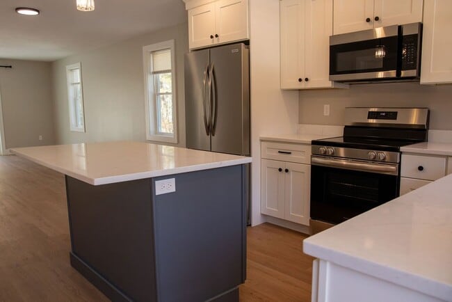 16 Vernon St in Middleboro, MA - Building Photo - Building Photo
